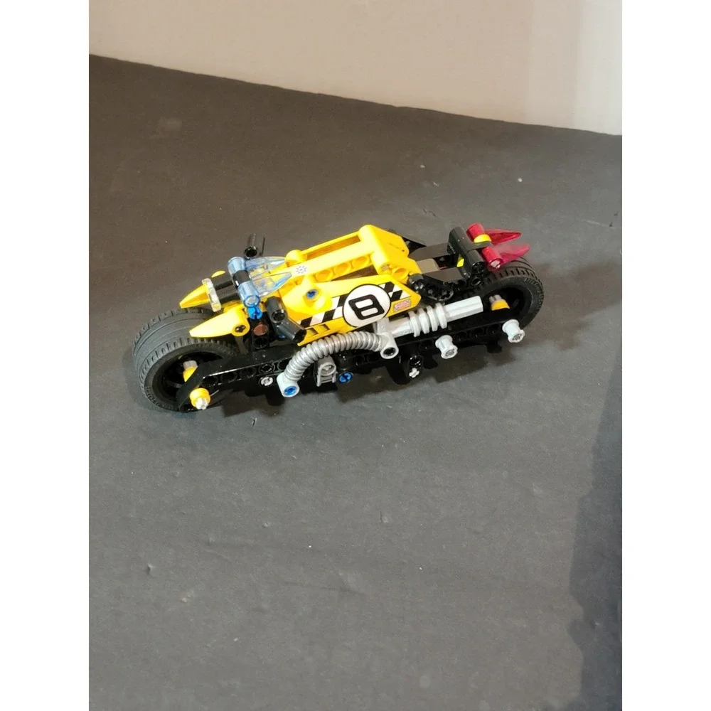 Lego Technic Red‎ Power Boat And Yellow Stunt Bike #42089 #42058